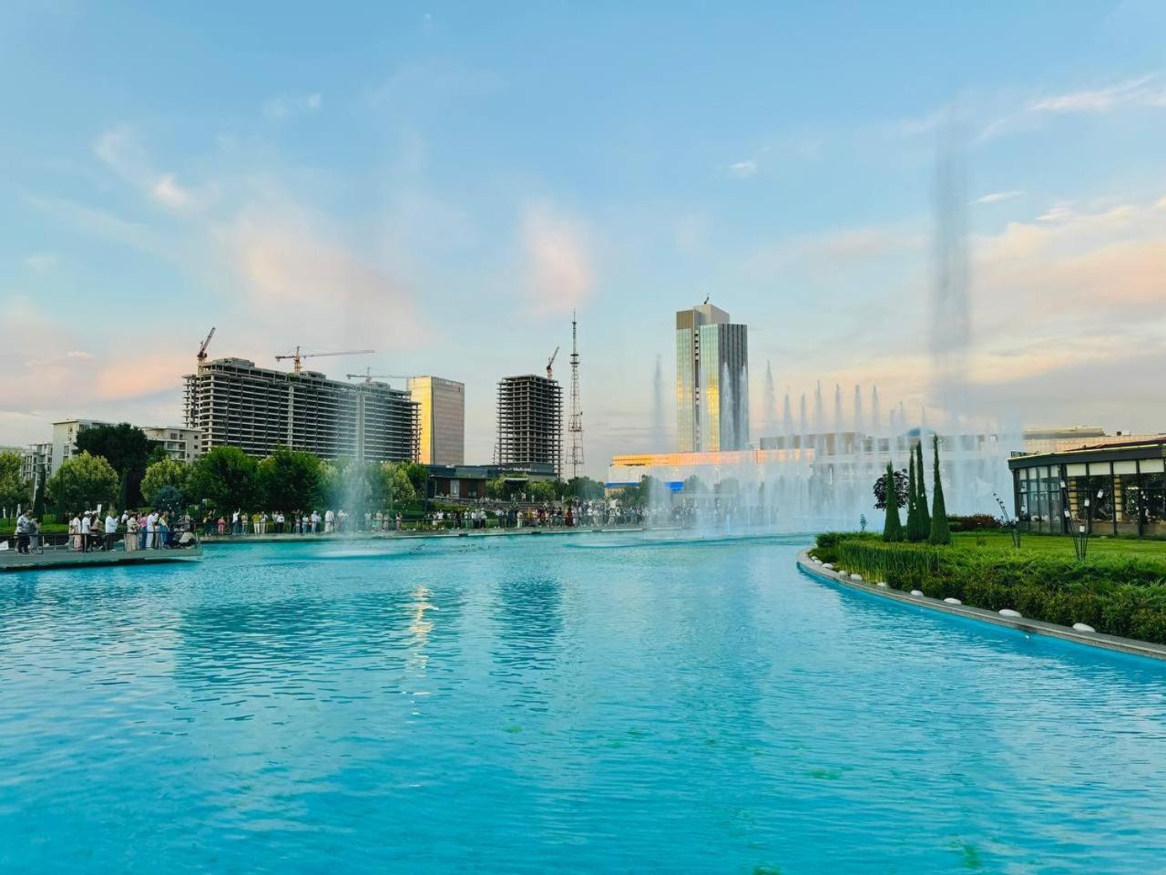 Boulevard Tashkent City Exteriör bild